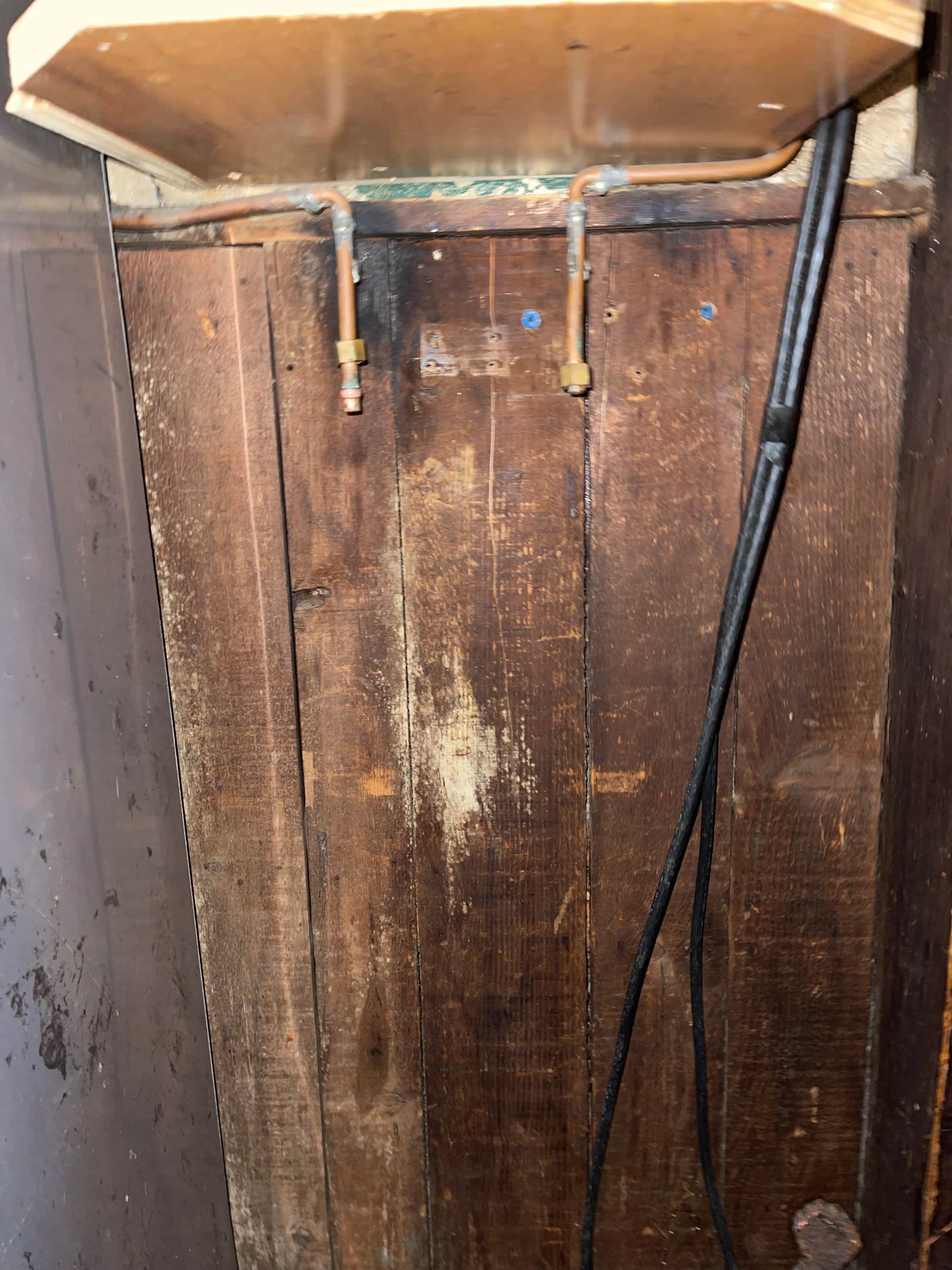 Gallery photos for Emergency Water Filter Replacement Keeps a Bar Up and Running: Image #3