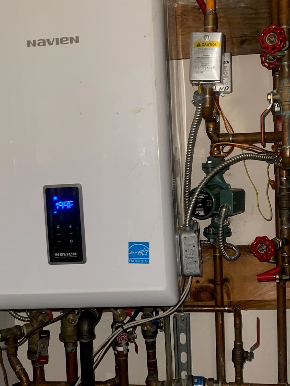 Boosting Heating Efficiency with Tankless Water Heater Repair in Staten Island